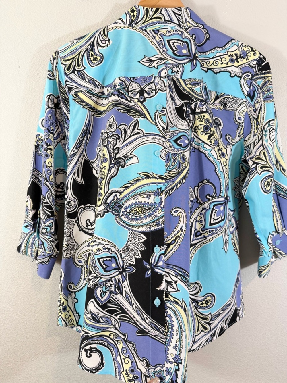 Chico’s No Iron Button Up Shirt Size 1.5 US M/10 Purple Blue Paisley 3/4 Sleeve - Picture 9 of 10